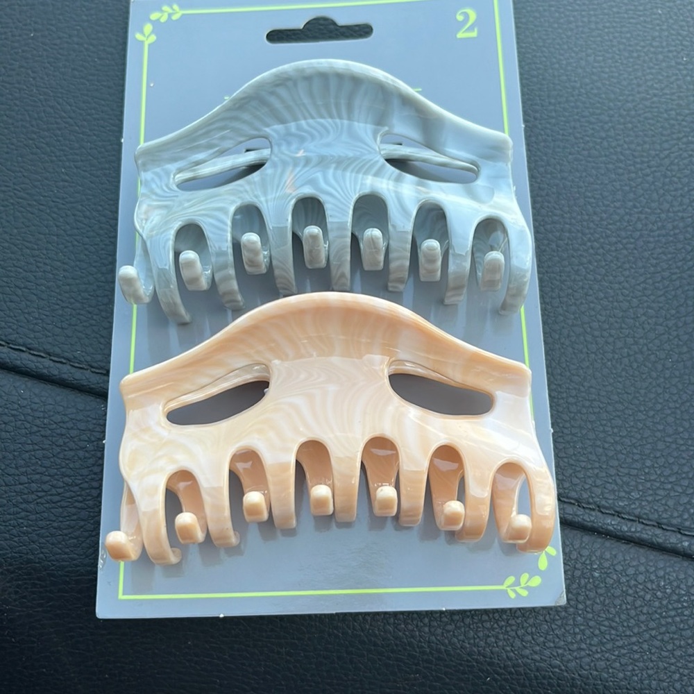 sold ‼️Hair jaw clips